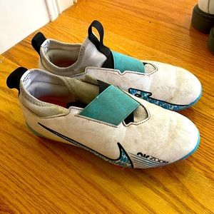 Nike air zoom cleats. Excellent worn condition.